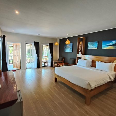 Crystal Bay Yacht Club Beach Resort Lamai Beach  Exterior photo