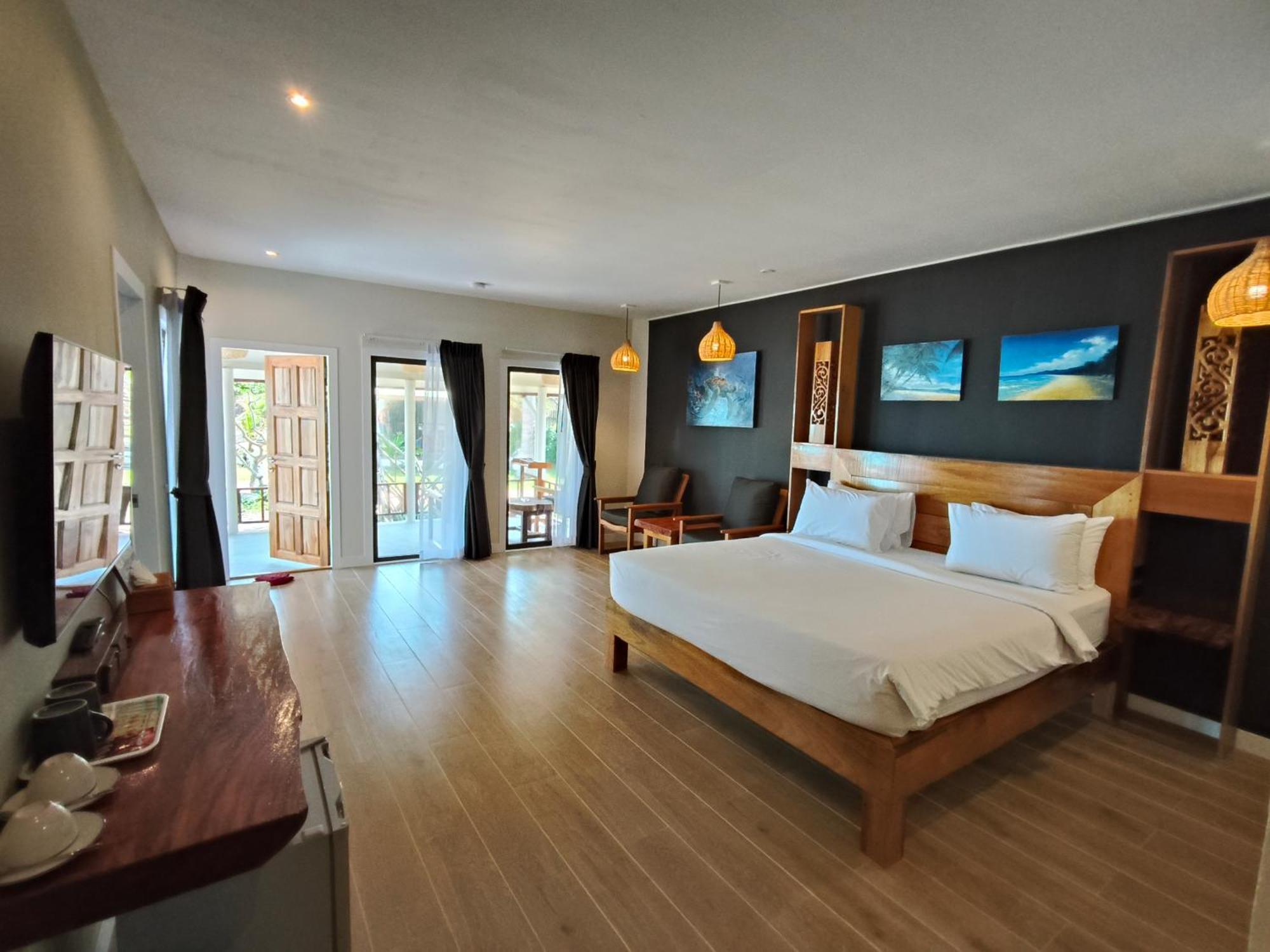 Crystal Bay Yacht Club Beach Resort Lamai Beach  Exterior photo