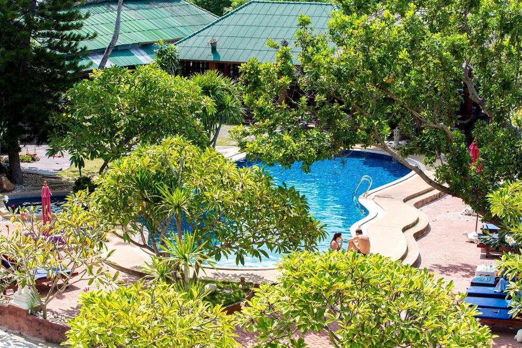 Crystal Bay Yacht Club Beach Resort Lamai Beach  Exterior photo