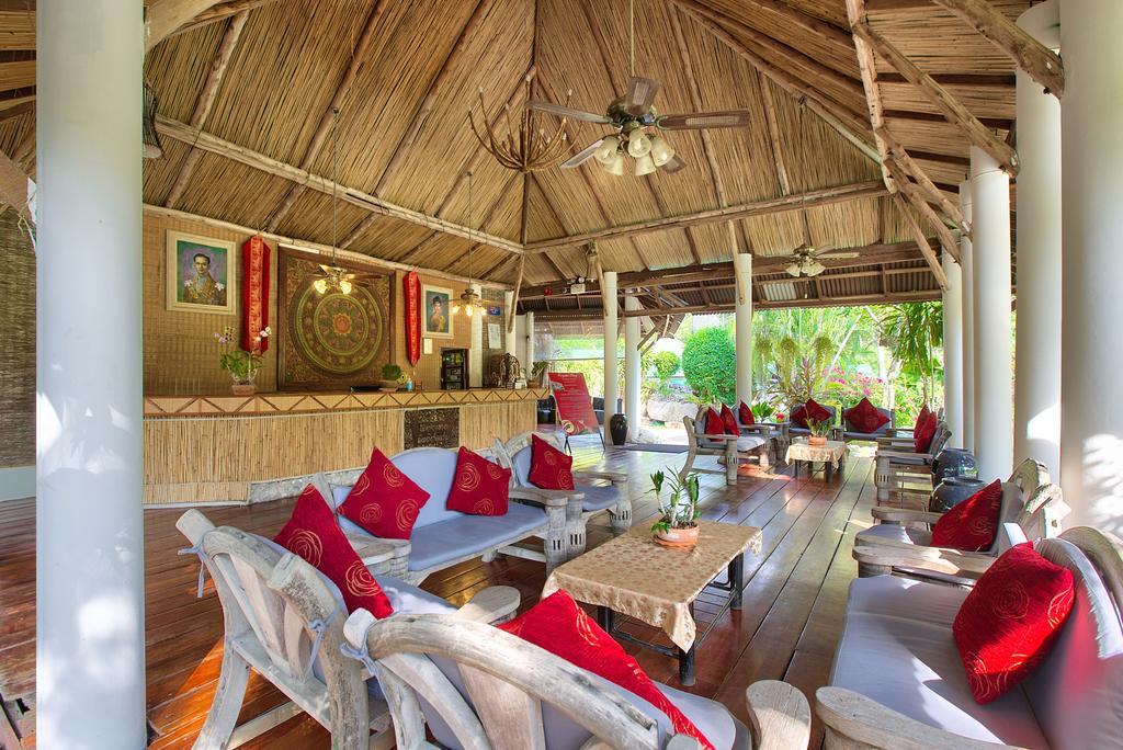 Crystal Bay Yacht Club Beach Resort Lamai Beach  Exterior photo